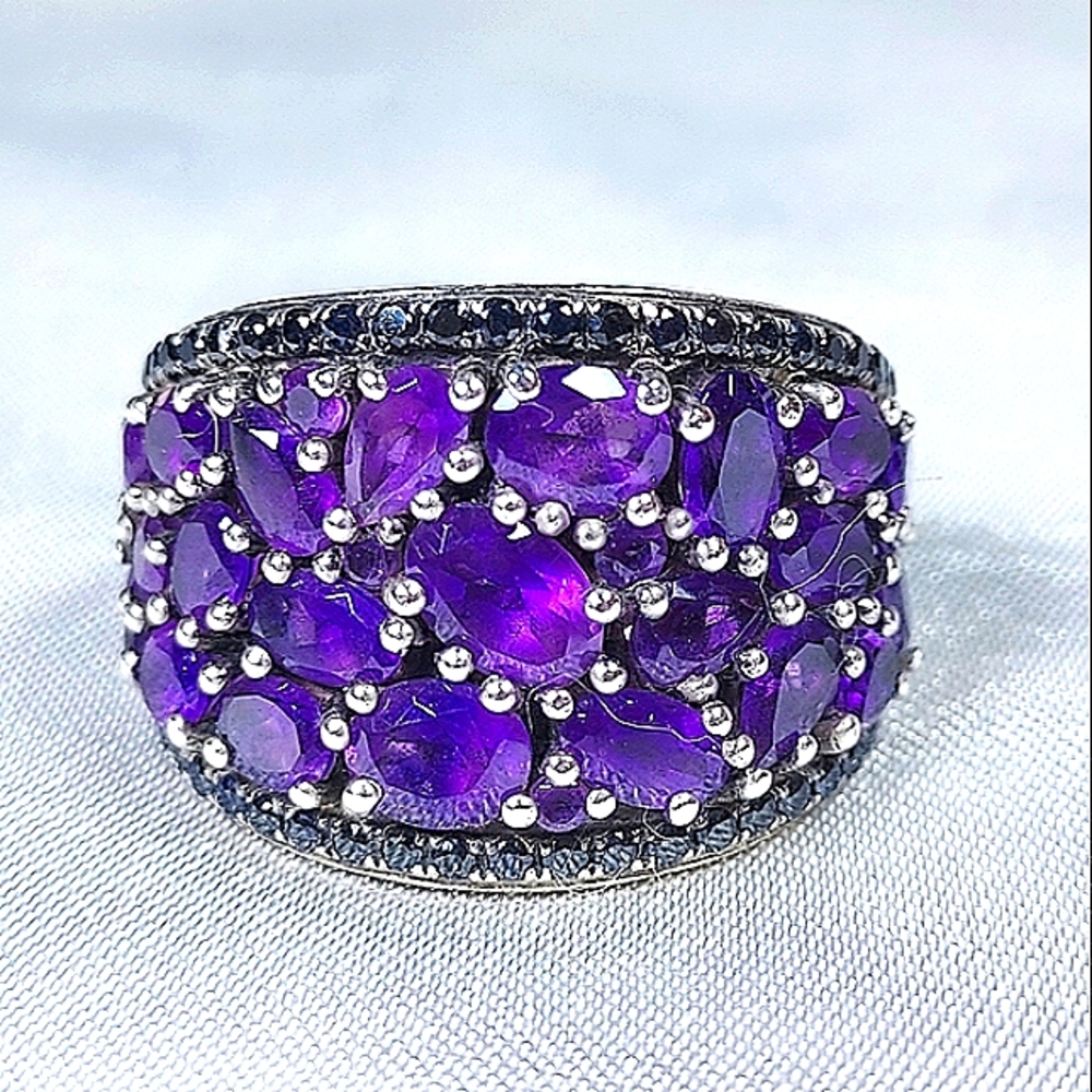 Amethyst, black onyx, sterling silver ring. 6